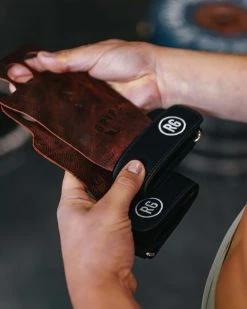 RooGrips 3 Hole Hand Grips - Pebble Grain -Rogue Shop KG0006 WEB3 jyida8